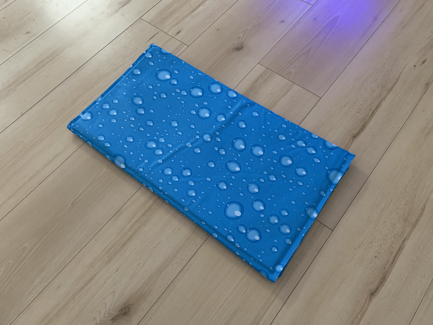 Fatlbare Kühlmatte von Karlie. Dauerhafte Abkühlung an warmen Tagen